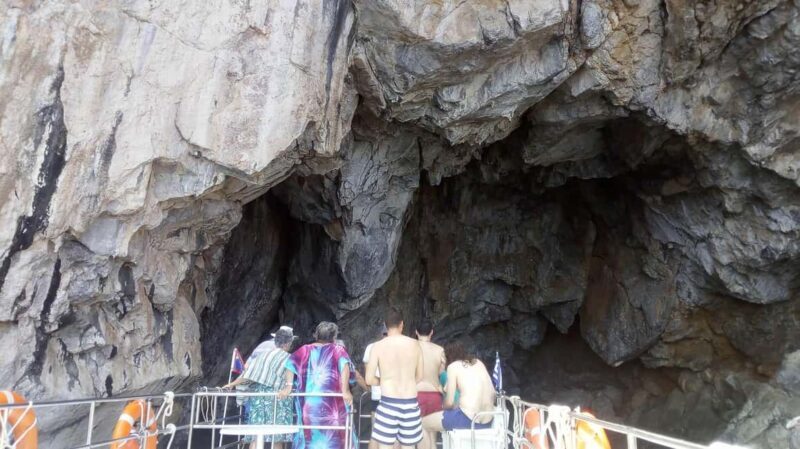 Hydra: Island Tour by Boat with Lunch - The Food and Drinks