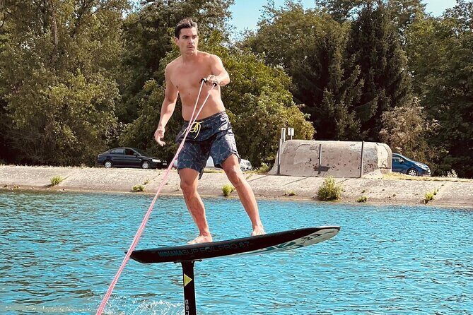 Hydrofoil and surfing on the Rhine behind a motorboat - An Exciting Take on Water Sports: The Tour Overview