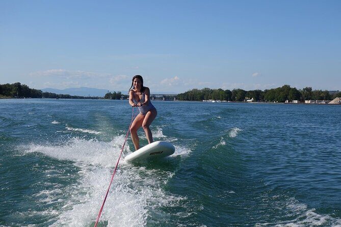 Hydrofoil and surfing on the Rhine behind a motorboat - Who Will Love This?