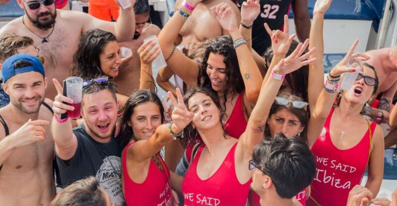 Ibiza floating club - Best Dj sesión at sea - What Is This Ibiza Floating Club Experience?
