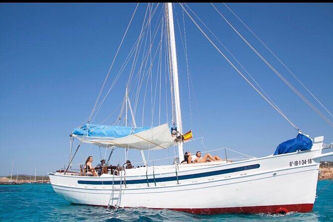 Ibiza: Private Sailboat with Tapas, Open Bar & Music - FAQ