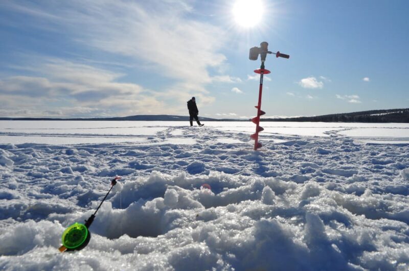 Ice fishing program in Lapland - Ice Fishing Program in Lapland: An Authentic Arctic Experience