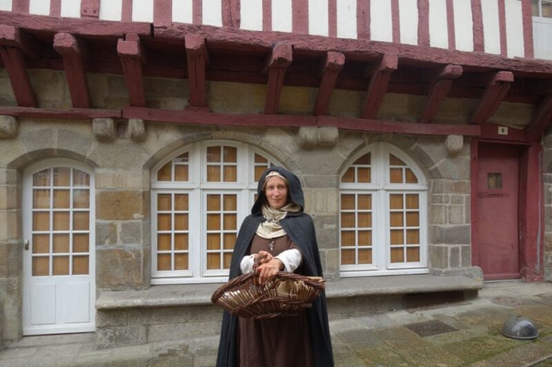 Enjoy the 15th century in Dinan - A Closer Look at the Tour Experience