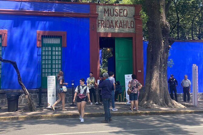 In the Footsteps of Frida Kahlo and Diego: Coyoacan and San Angel - Key Points