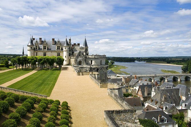 Incredible Loire castles tour with Wine tastings and Lunch - The Itinerary in Detail