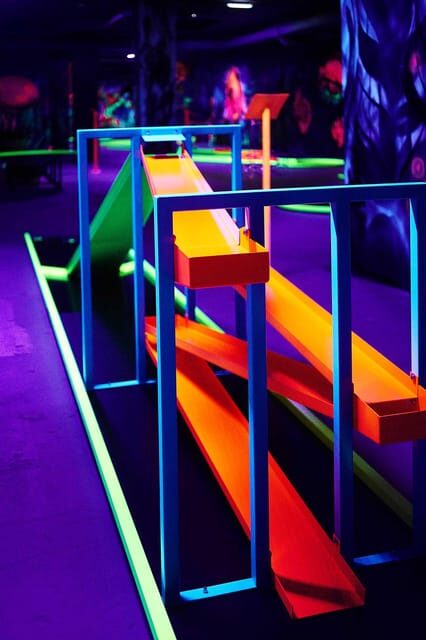 Innsbruck: 3D Mini Golf with Dazzling Light Effects - Key Points