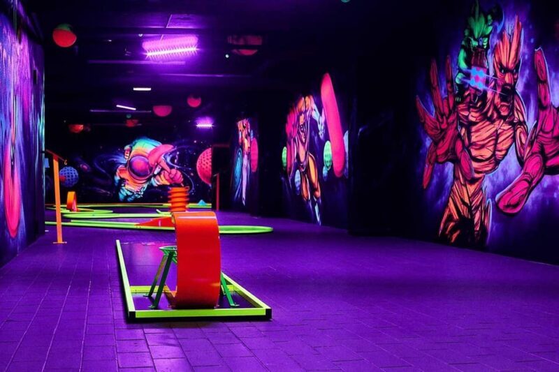 Innsbruck: 3D Mini Golf with Dazzling Light Effects - Why This Experience Works Well