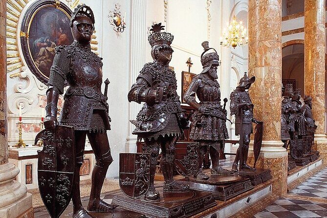 Innsbruck: places must see + swarovski, driver+local guide - Who This Tour Is Best For