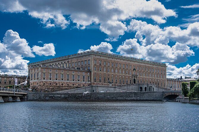 Inside The Crown: Stockholm Royal Palace Private Guided Tour - What Makes the Guides Stand Out?