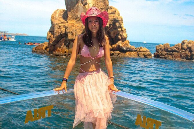 Instagrammable Glass-bottom boat trip in Los Cabos Bay - The Itinerary in Depth