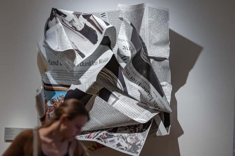 Interactive family tour of the Nachrichten - News exhibition - The Tour Itself: Details and Insights