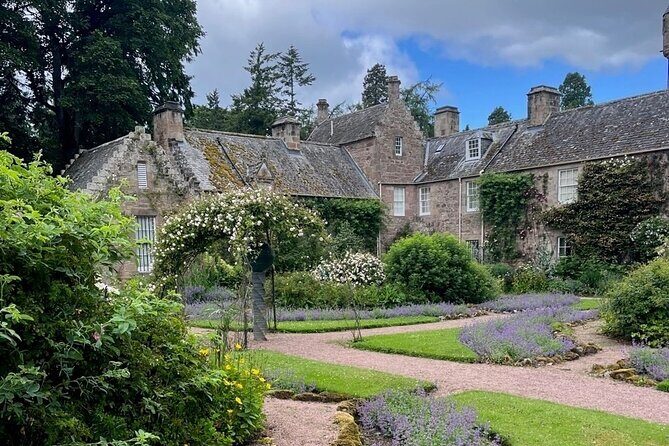 Invergordon full day tour; Cawdor Castle, Fort George & Loch Ness - Key Points