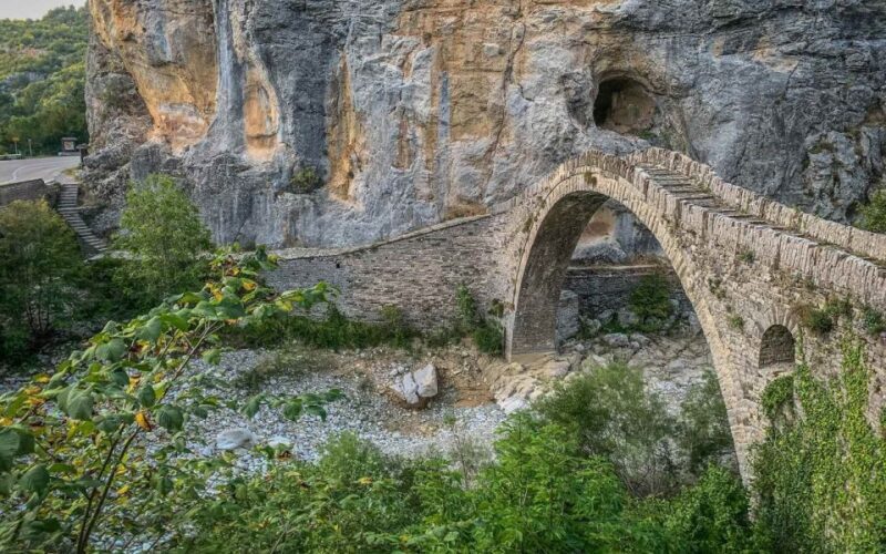 Ioannina: Zagori Sightseeing Tour - Key Points