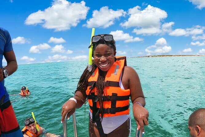 Isla Mujeres Catamaran from Cancun with Open bar and lunch - Practical Details and Tips