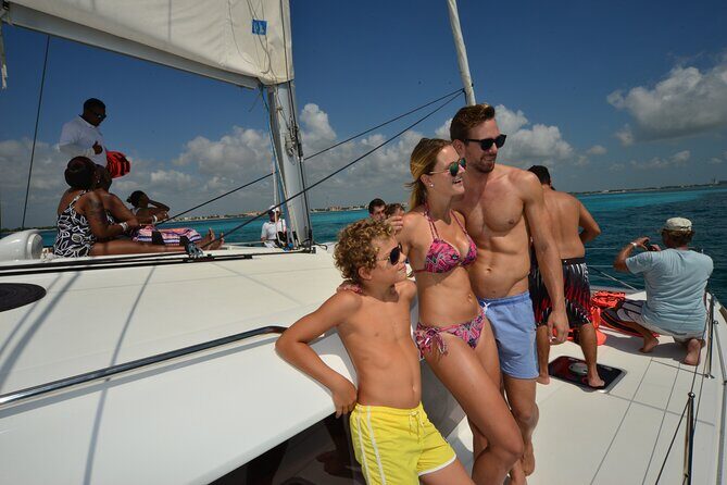 Isla Mujeres Catamaran from Cancun with Open bar and lunch - FAQs