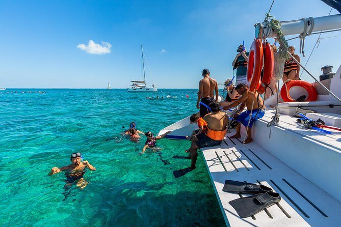 Isla Mujeres Catamaran, Open Bar & Optional Buffet and pick up - FAQs