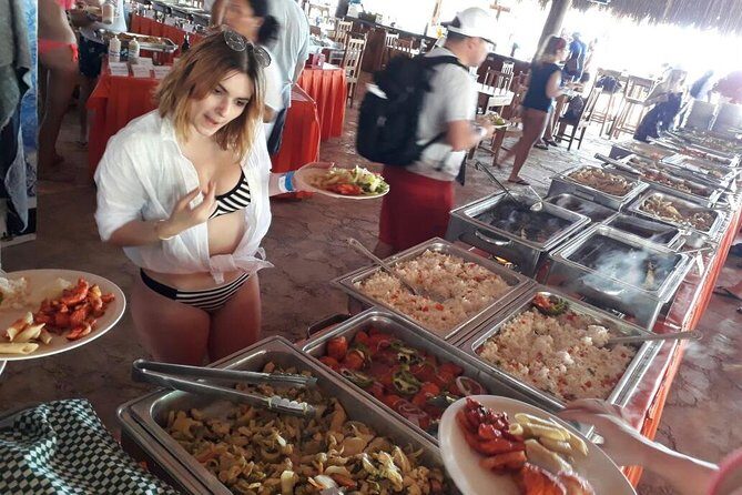 Isla Mujeres Catamaran Open Bar & Transportation from Cancun - FAQ