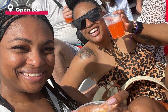 Isla Mujeres Catamaran + Snorkel + Open Bar on board + Buffet - FAQs