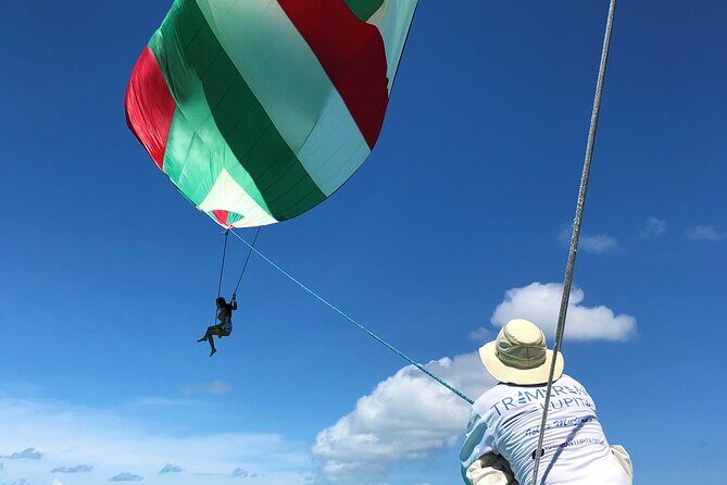 Isla Mujeres Catamaran Tour with Snorkeling at MUSA, Buffet Lunch & Open Bar - Exploring Isla Mujeres