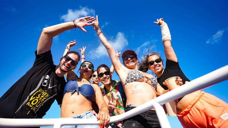 Isla Mujeres: Catamaran with Open Bar, Snorkeling and Lunch - Key Points