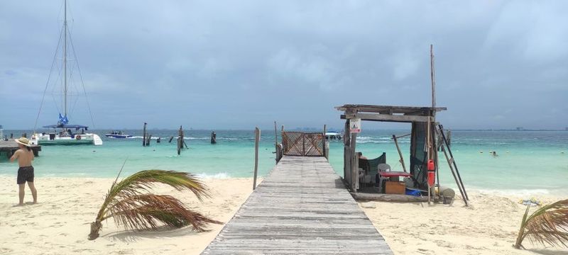 Isla Mujeres: Catamaran with Open Bar, Snorkeling and Lunch - Return sail and drop-off: plan for a full day