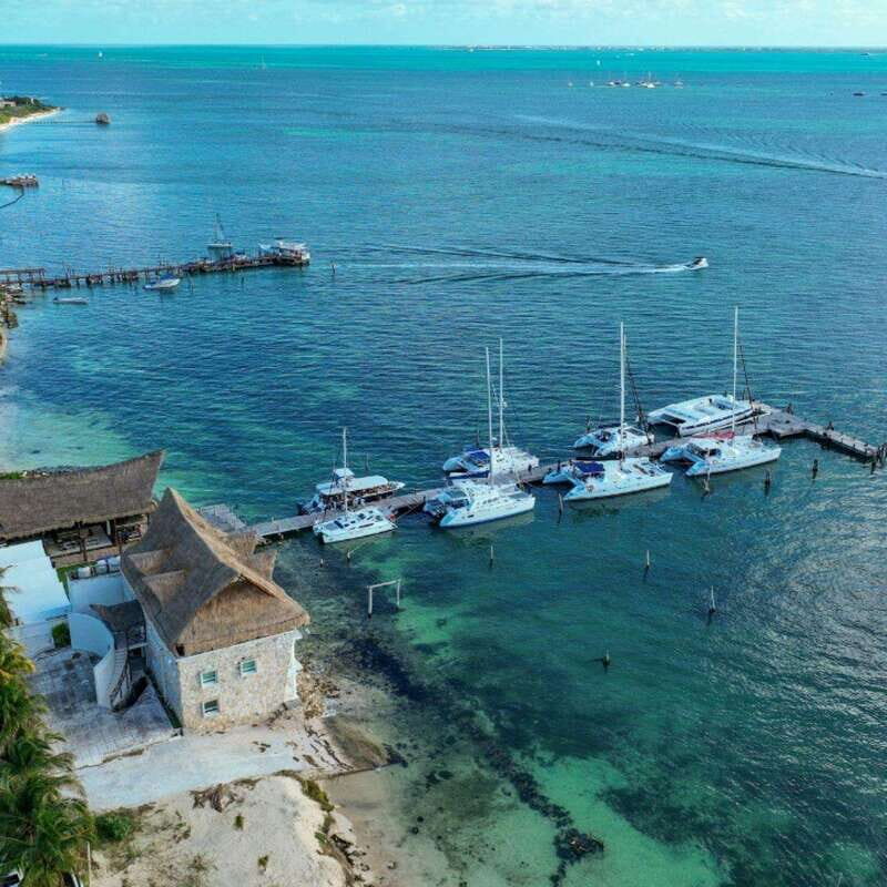 Isla Mujeres: Deluxe Catamaran Tour - Key Points