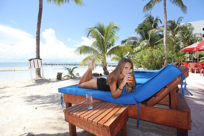 Isla Mujeres tour from Cancún (open bar, lunch ) - Key Points