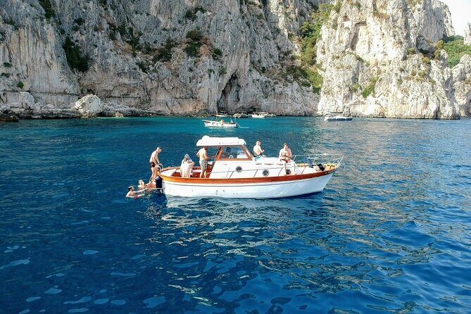 Island of Capri Private Cruise - FAQ