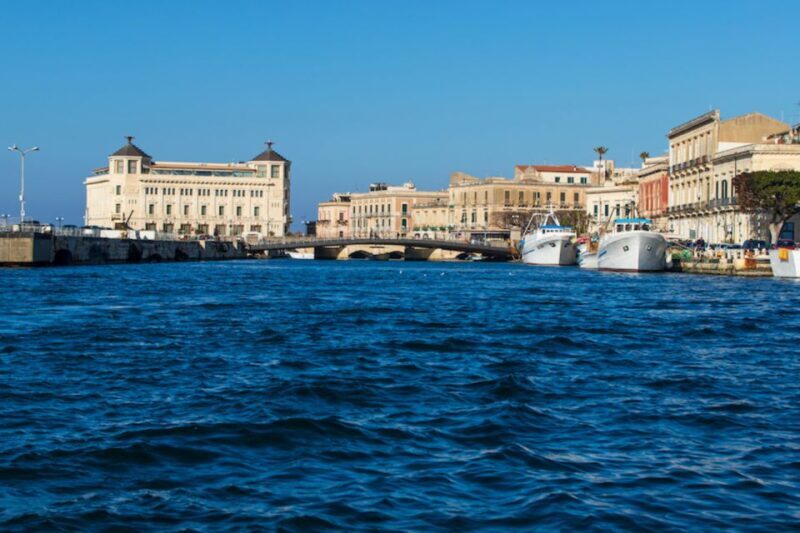 Island of Ortigia: Sunset Boat Tour with Aperitif - Key Points