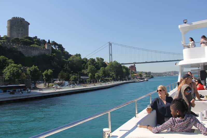 Istanbul: Bosphorus and Black Sea Cruise with Lunch - Key Points