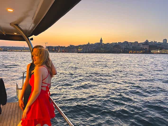Istanbul: Bosphorus Cruise by Luxury Yacht - The Scenic and Cultural Appeal