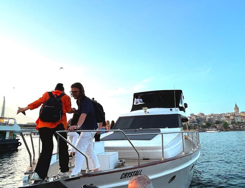Istanbul: Bosphorus Cruise by Luxury Yacht - Snacks and Comfort