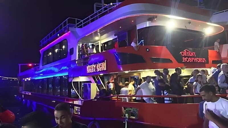 Istanbul: Bosphorus Dinner Cruise - Key Points