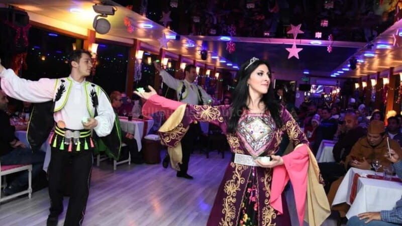 Istanbul: Bosphorus Dinner Cruise - Logistics and Practical Tips