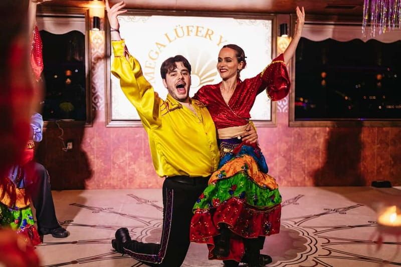 Istanbul: Bosphorus Dinner Cruise & Show with Private Table - Çırağan Palace and Ortaköy: Istanbul’s “Postcard” Waterfront