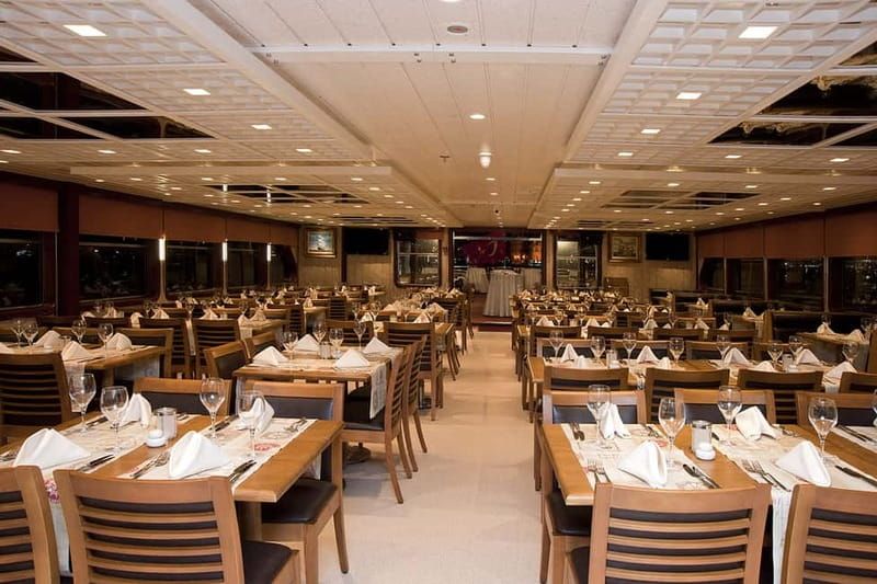 Istanbul: Bosphorus Dinner Cruise & Turkish Night Show - Photos at the end: fun souvenir or sales pressure risk