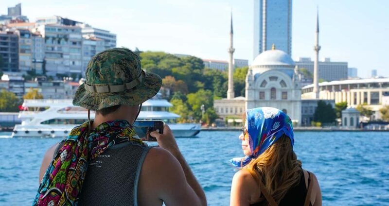 Istanbul: Bosphorus & Golden Horn Cruise Daytime or Sunset - Food and Drinks on Board
