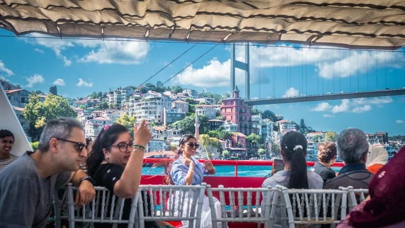 Istanbul: Bosphorus Sightseeing Cruise Tour with Audio Guide - Who this cruise is best for