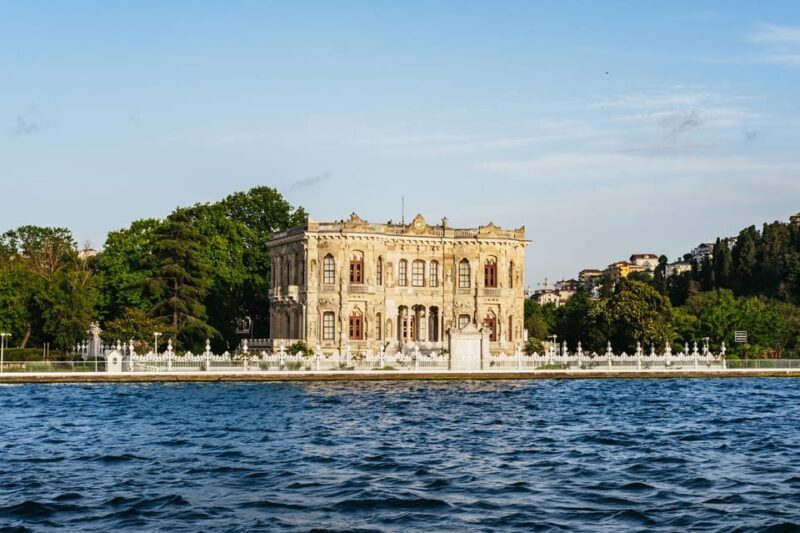 Istanbul: Bosphorus Sunset Cruise on a Luxury Yacht - FAQs