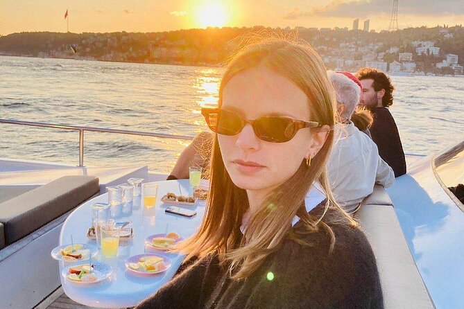 Istanbul Bosphorus Sunset Cruise on Luxury Yacht - Where the Tour Stumbles (And Its Minor)