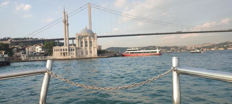 Istanbul: Bosphorus Sunset Cruise on Yacht with Live Guide - Pricing and Value