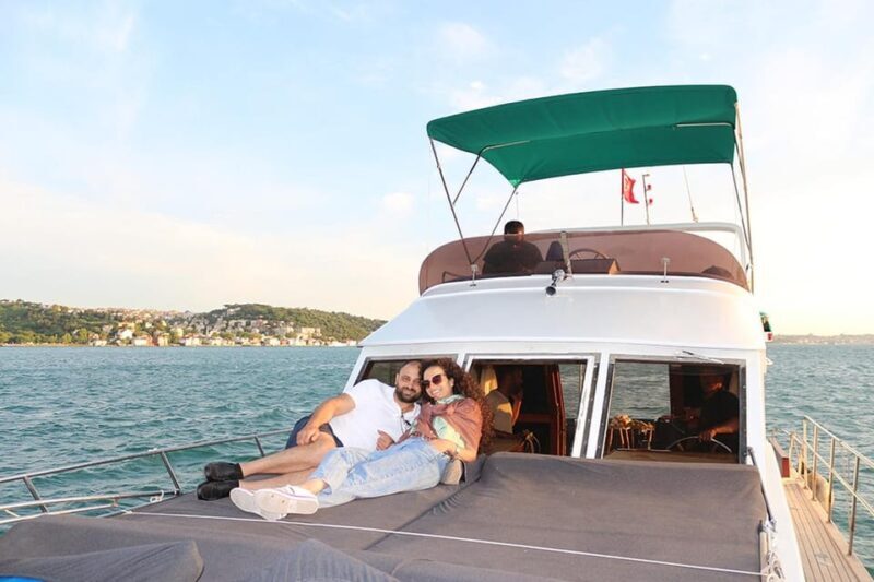 Istanbul: Bosphorus Yacht Cruise at Sunset with Snacks - A Deep Dive into the Experience