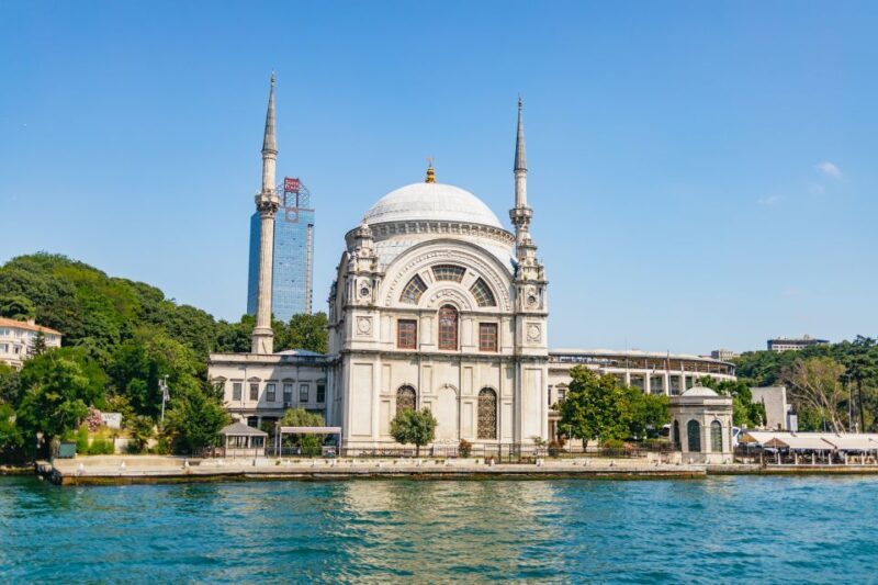 Istanbul: Bosphorus Yacht Cruise with Stopover on Asian Side - Who Is This Tour Best For?