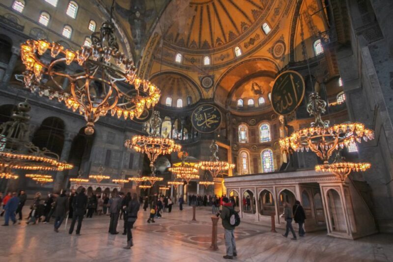 Istanbul Classics Tour - The Experience of the Guides and Logistics