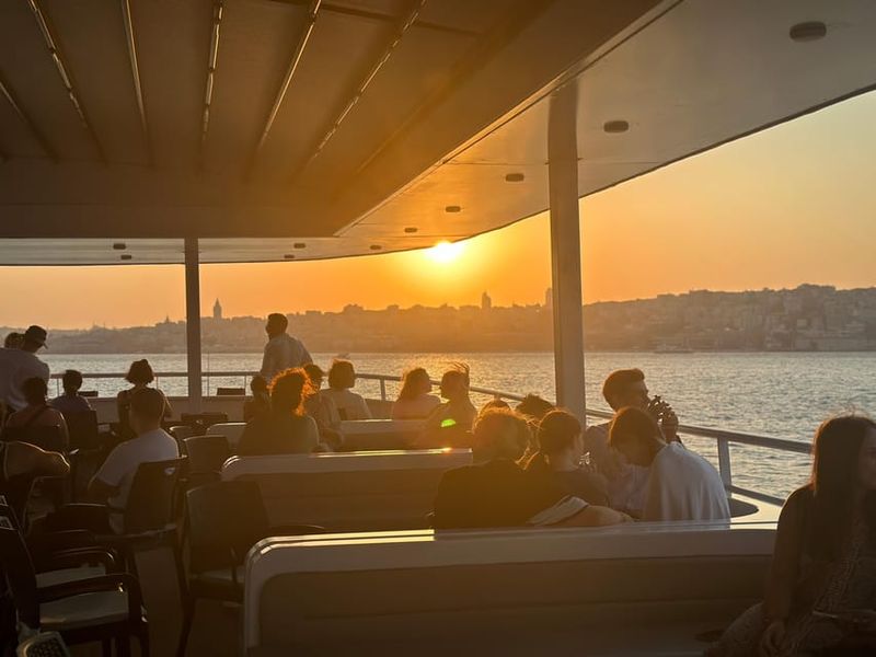 Istanbul: Daytime or Sunset Sightseeing Cruise & Audio Guide - The mobile audio guide: learning without losing the view