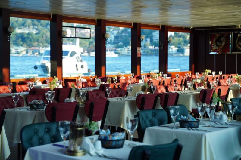 Istanbul: Dinner Cruise and Entertainment with Private Table - The Dining Experience in Detail