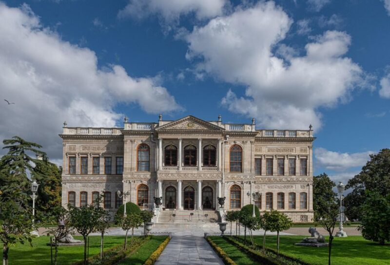 Istanbul: Dolmabahce Palace Tour and Bosphorus Yacht Cruise - The Ups and Downs of the Palace Visit
