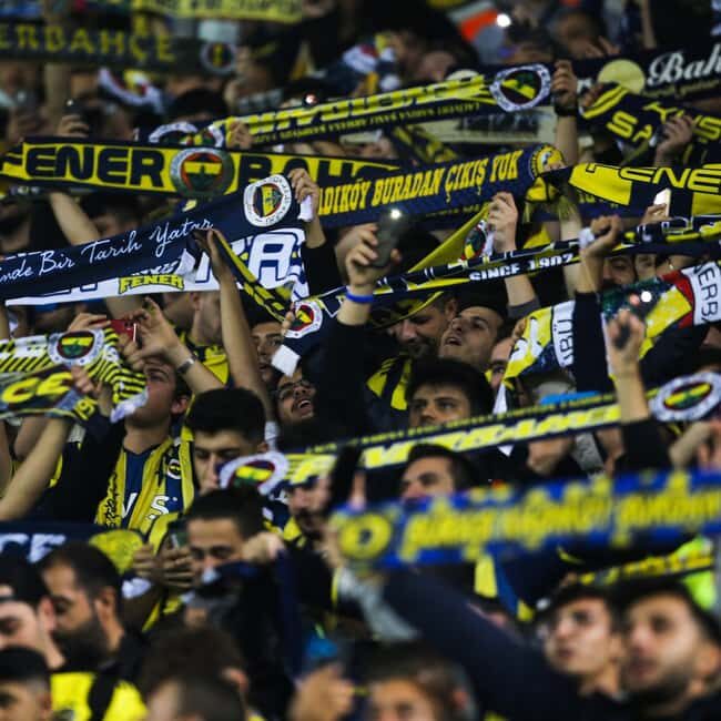 Istanbul: Enjoy a football match day experience with Local - Key Points