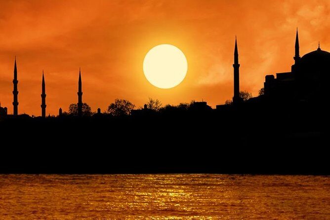 Istanbul Evening Sightseeing and Food Tasting Tour - Key Points