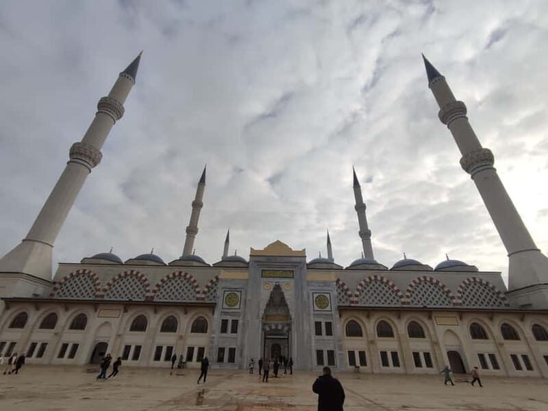 Istanbul: Explore Europe and Asia by Guided Bus and Boat - A Deep Dive into the Experience